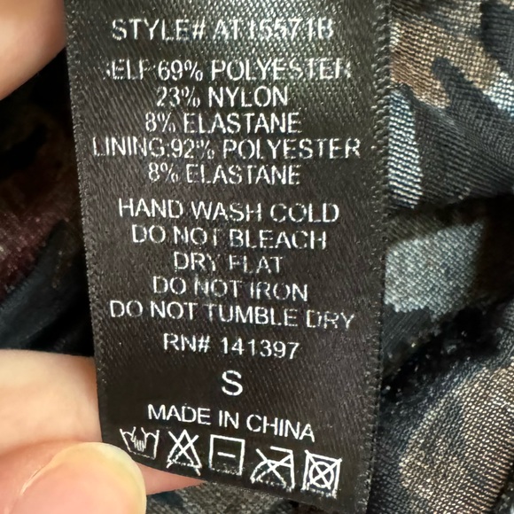 ASTR top women small long sleeve vneck shoulder pad velvet detail bodysuit black - Picture 7 of 11